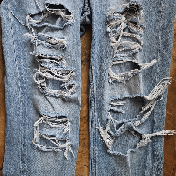 BoyFriend Low-waist Ripped Denim Jeans - Picture 7 of 10
